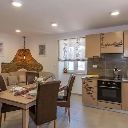 Jordan, A Charming Near The Sea, With Garden & Pool *