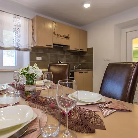 Holiday home Jordan, A Charming Near The Sea, With Garden & Pool *