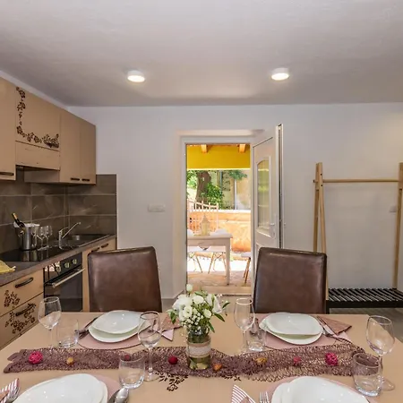 Holiday home Jordan, A Charming Near The Sea, With Garden & Pool Nedescina