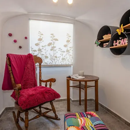 Holiday home Jordan, A Charming Near The Sea, With Garden & Pool *
