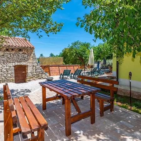 Jordan, A Charming Near The Sea, With Garden & Pool * Nedescina