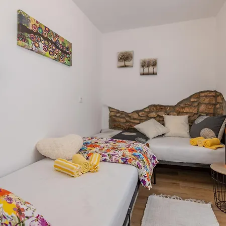 Holiday home Jordan, A Charming Near The Sea, With Garden & Pool *